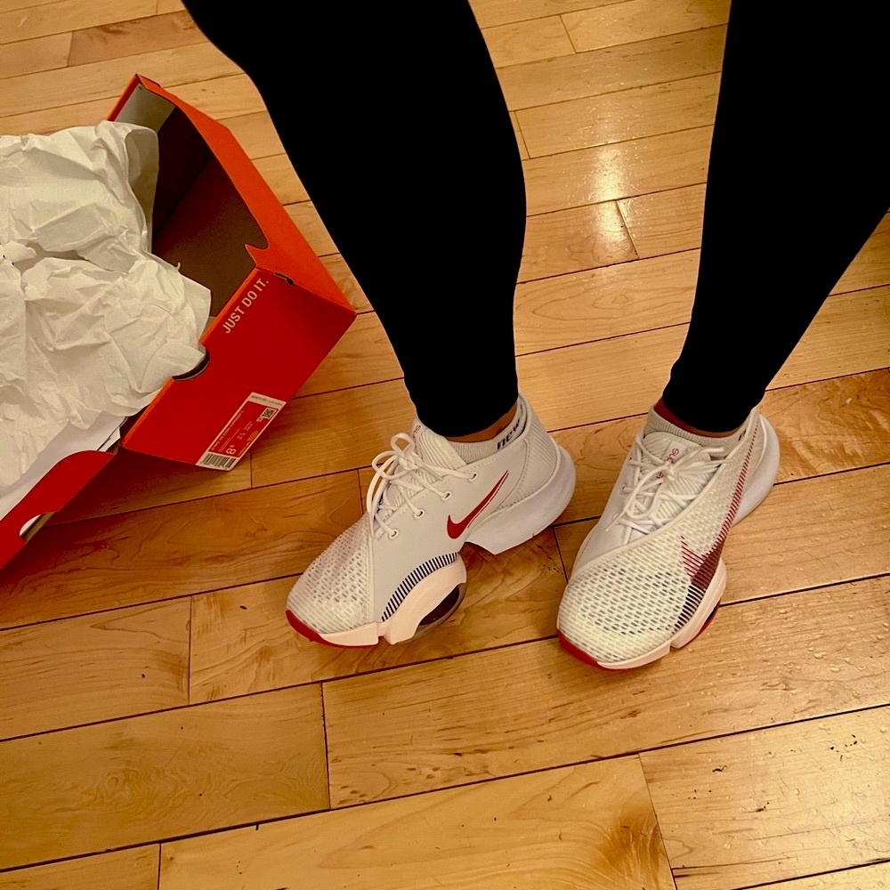 Brand new! White and burgundy Nike Sneakers